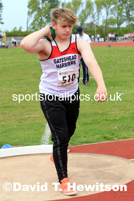 Men and Boys shot putt, 2022 North Eastern Track and Field Champs., Middlesbrough. David T. Hewitson/Sports for All Pics